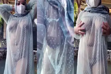 Tante Jilboobs Pamer Toket Transparan Hot